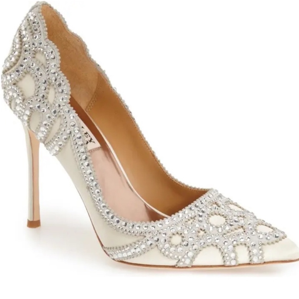 Badgley Mischka Ivory Crystal Embellished Pointed Toe Stiletto